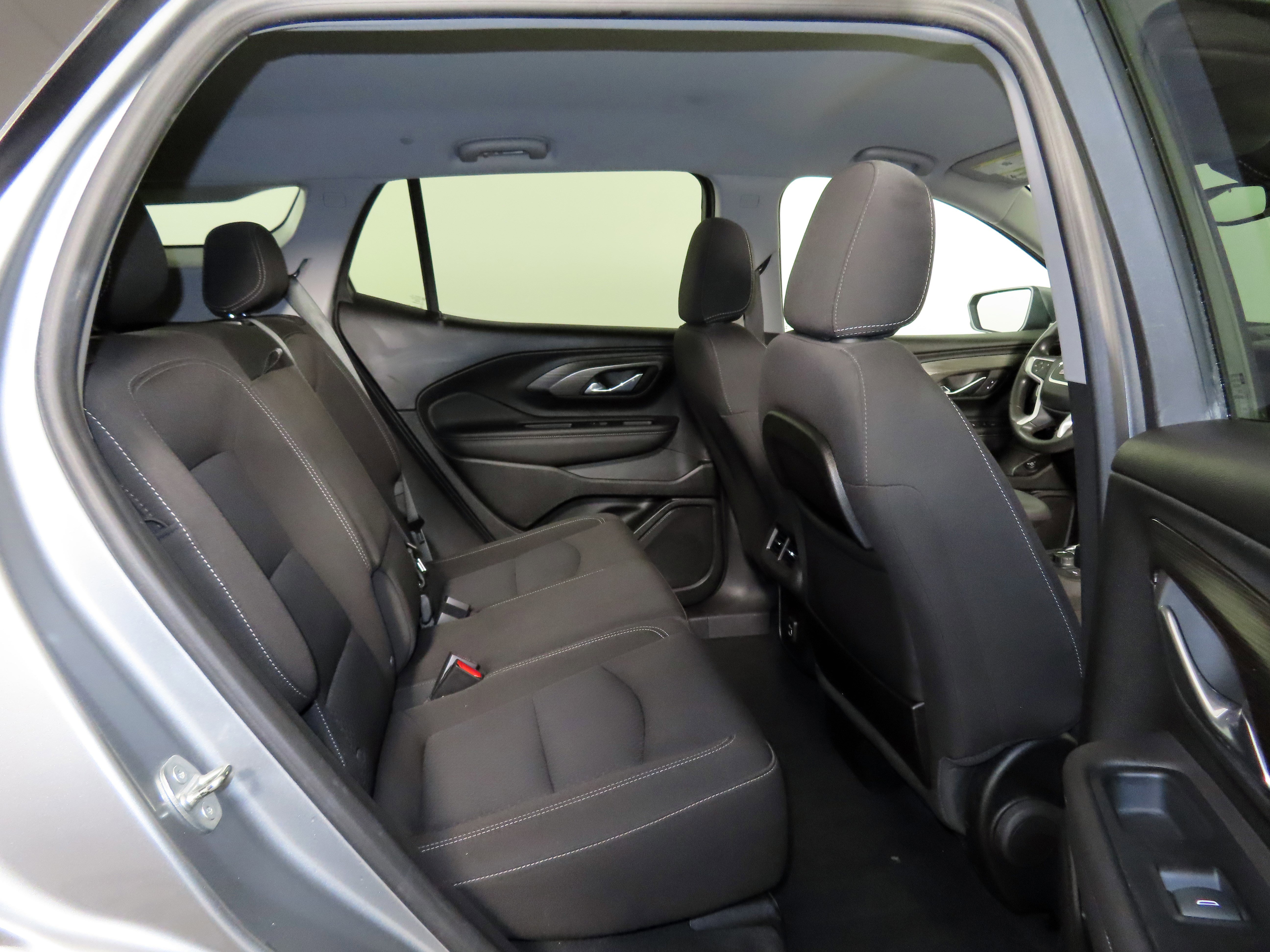 Used 2023 GMC Terrain SLE w/ Driver Convenience Package image 33