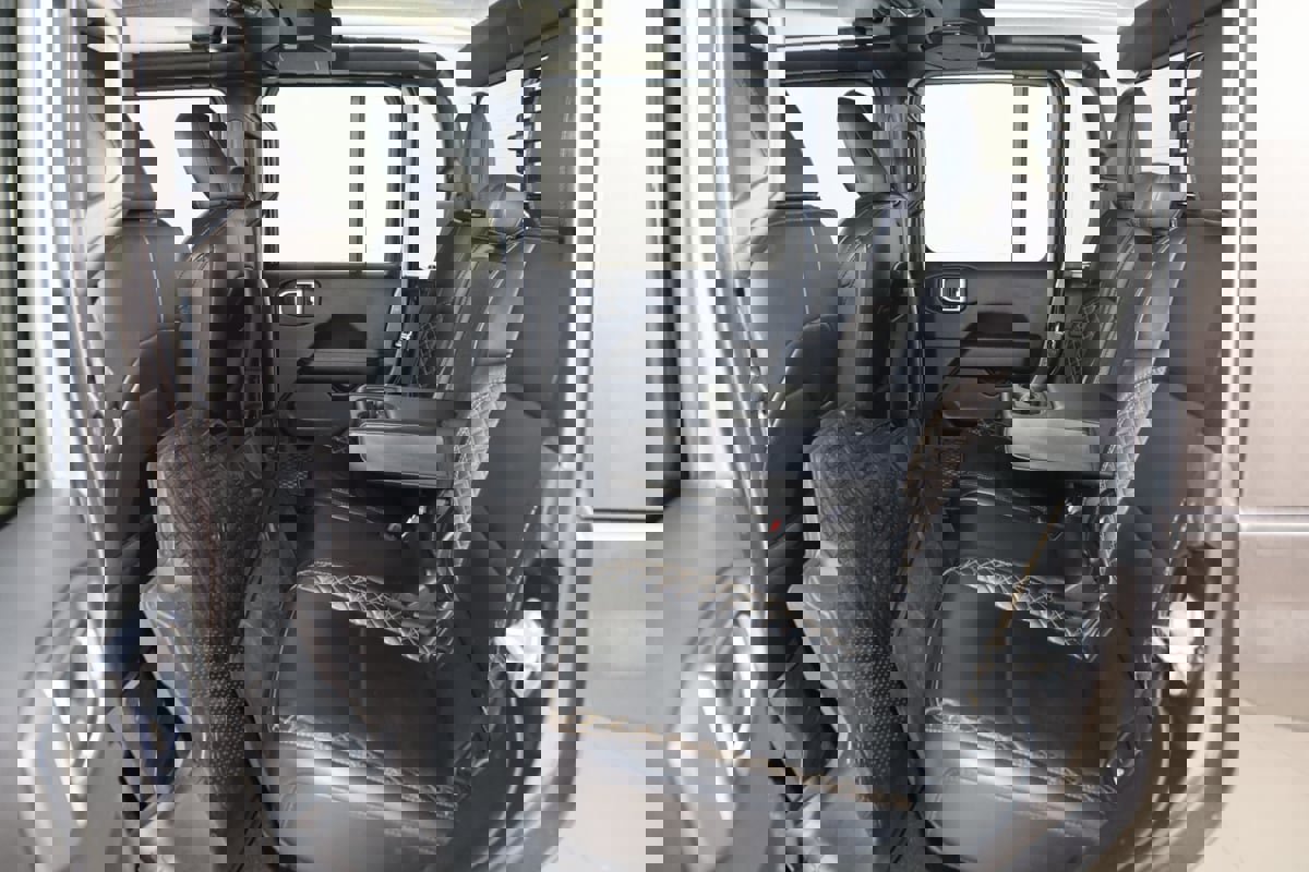 Used 2021 Jeep Gladiator Overland image 44