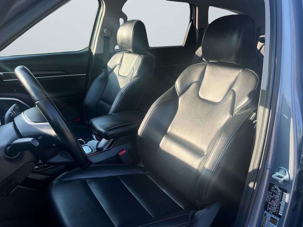 Used 2025 Kia Telluride S FWD image 10