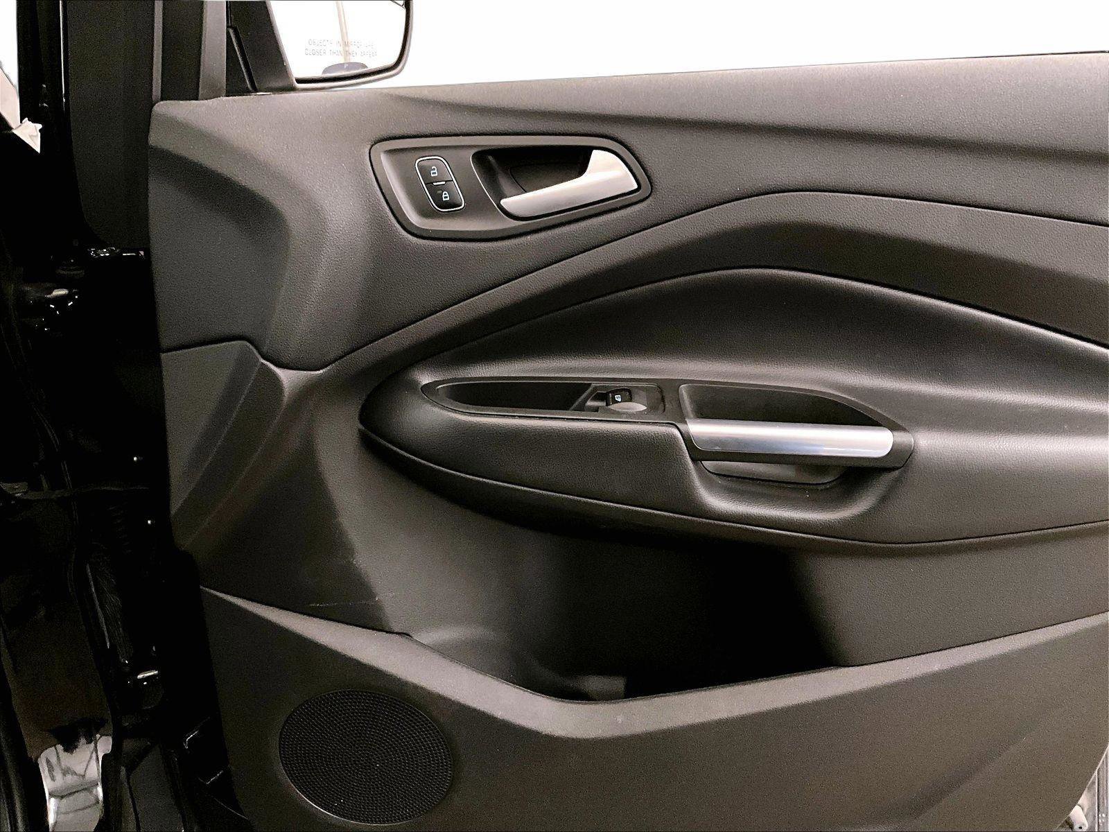 Used 2018 Ford Escape SE w/ SE Sync 3 Package AWD/4WD image 24