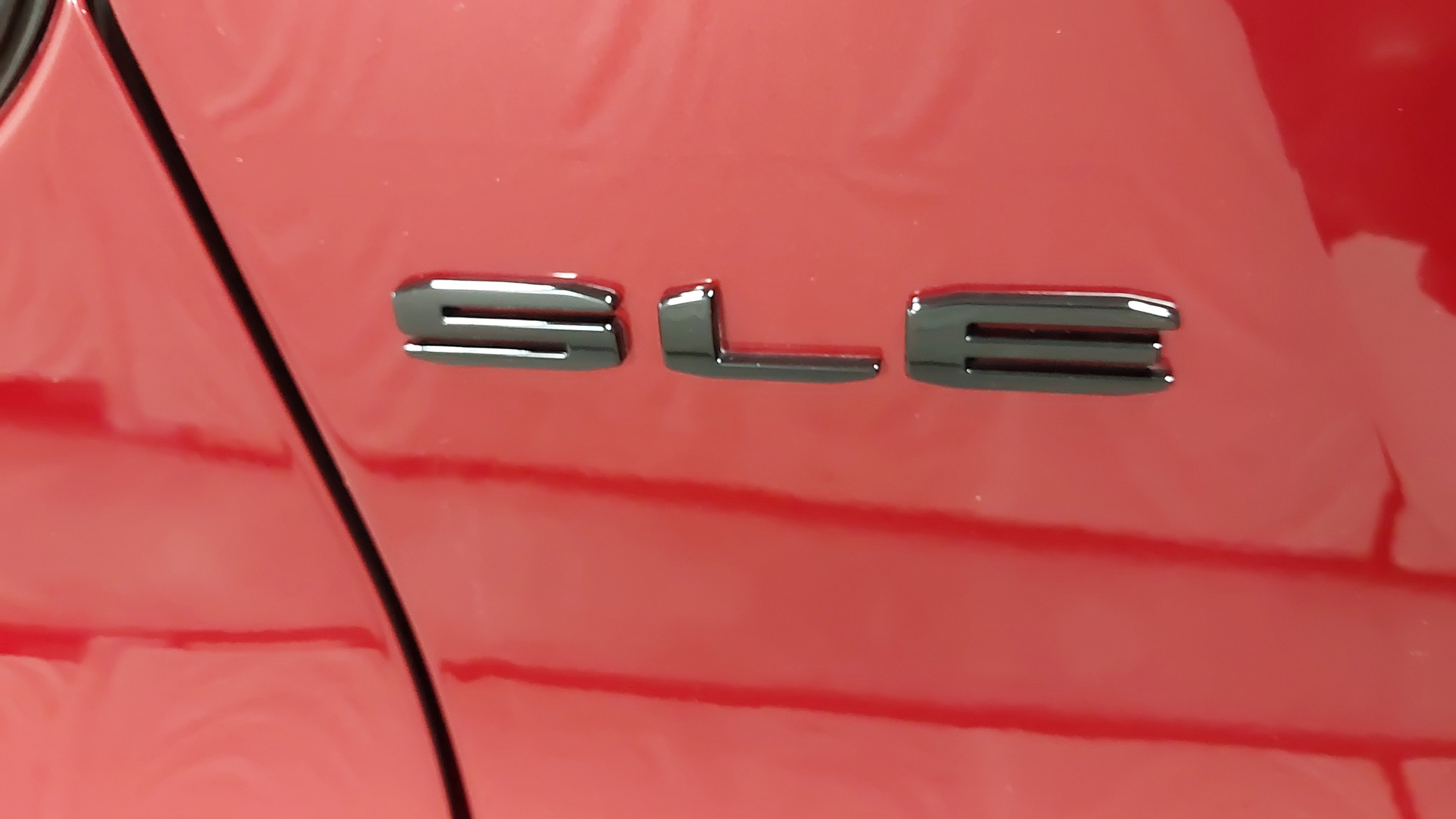 Used 2023 GMC Acadia SLE w/ Driver Convenience Package image 33