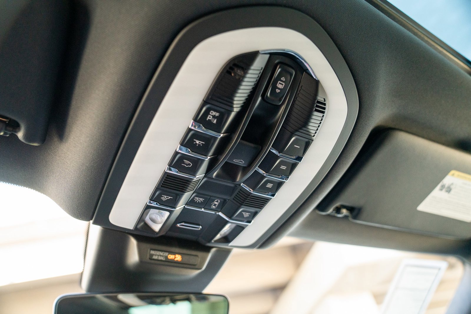 Certified 2026 Porsche Macan AWD/4WD image 22