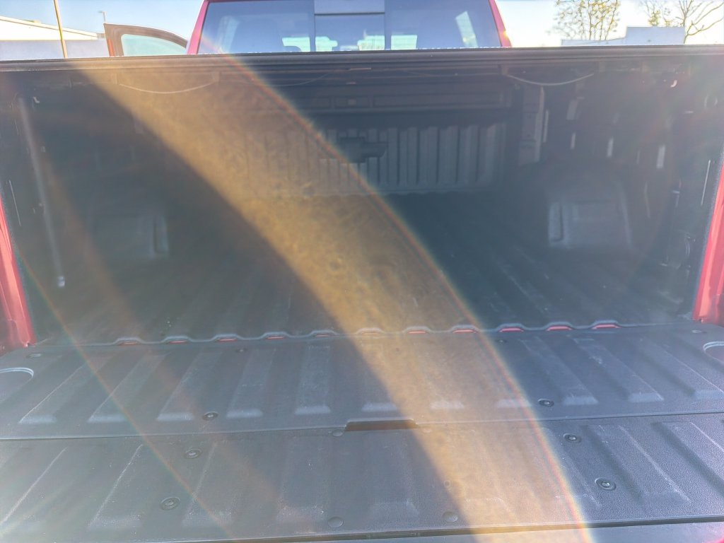 Used 2025 Chevrolet Silverado 1500 High Country w/ High Country Premium Package AWD/4WD image 35