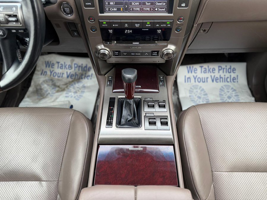 Used 2014 Lexus GX 460 Luxury w/ Driver Support Package image 32
