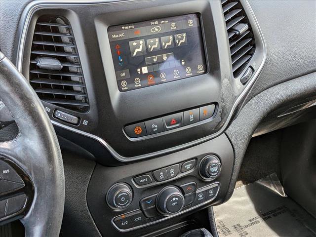 Used 2021 Jeep Cherokee Latitude Plus AWD/4WD image 15