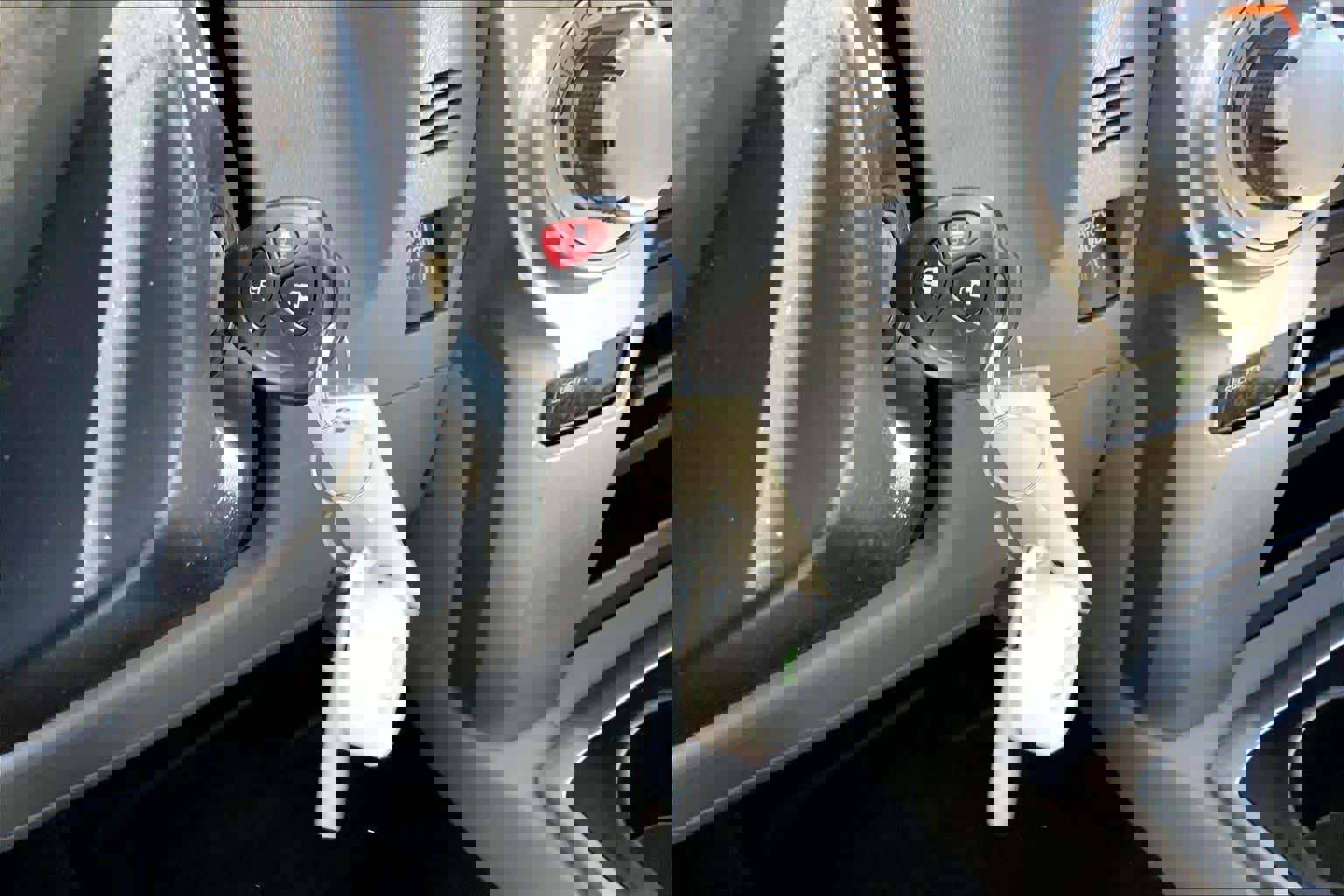 Used 2013 Toyota 4Runner SR5 w/ Convenience Pkg image 15