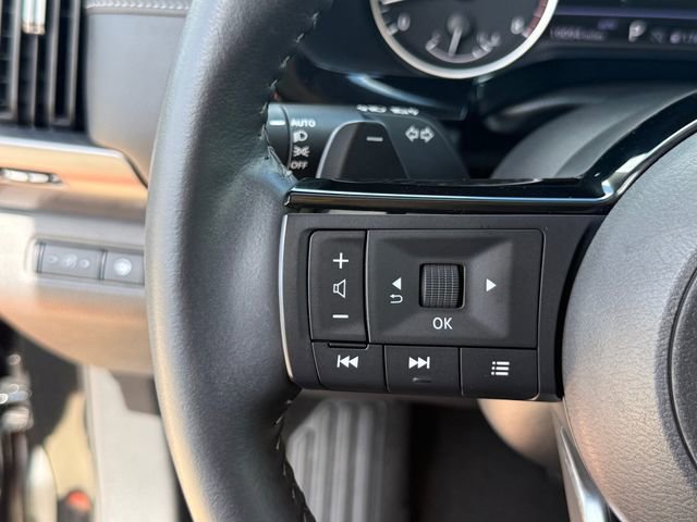 Used 2025 Nissan Pathfinder SL image 18