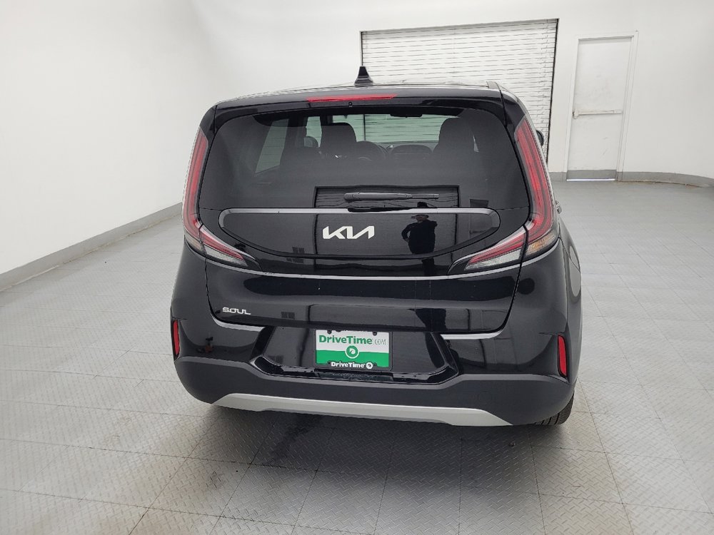 Used 2025 Kia Soul LX w/ LX Technology Package image 7
