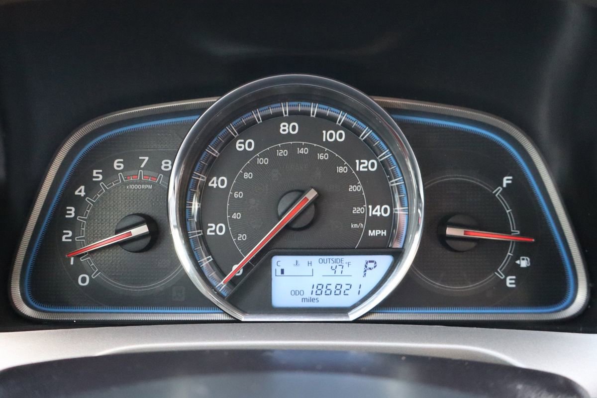 Used 2014 Toyota RAV4 Limited w/ Technology Package image 34