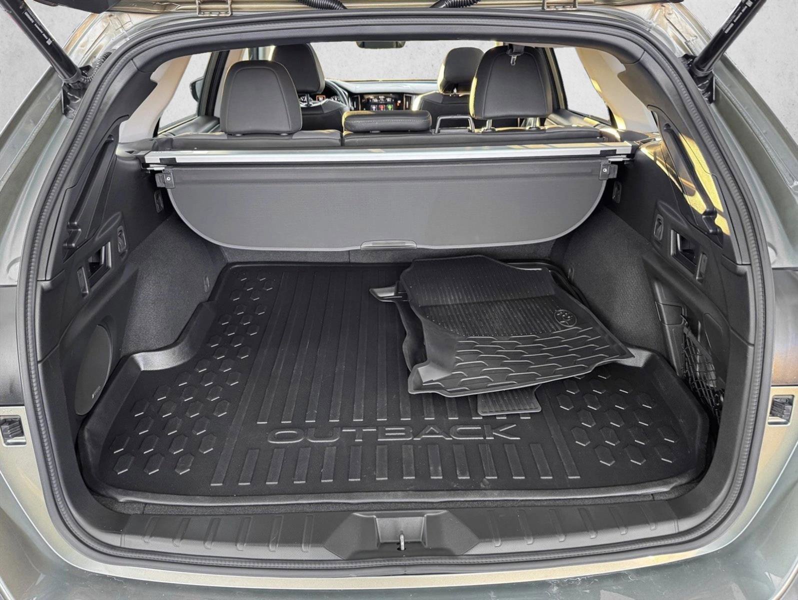 Used 2025 Subaru Outback Onyx Edition AWD/4WD image 8