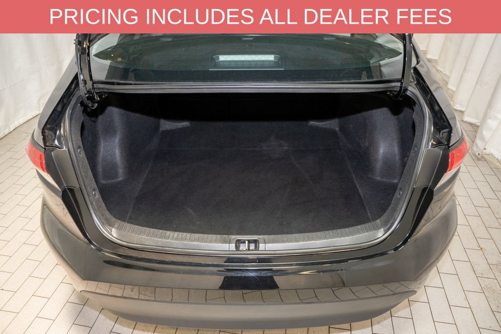 Used 2024 Toyota Corolla LE FWD image 5