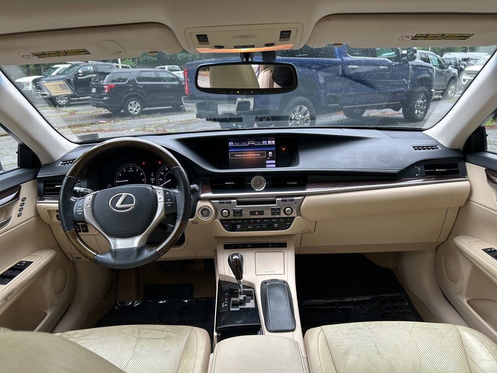 Used 2013 Lexus ES 350 w/ Luxury Pkg FWD image 27