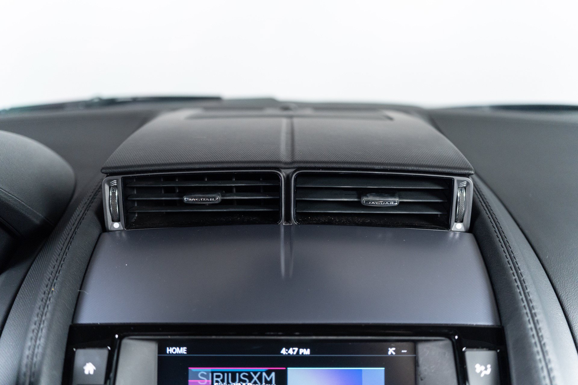 Used 2018 Jaguar F-TYPE Coupe RWD image 58