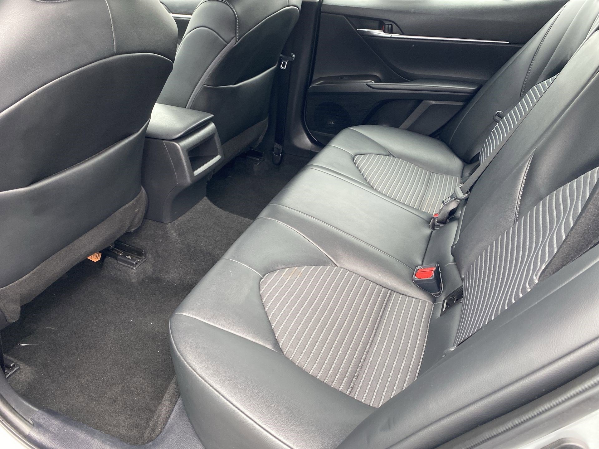 Used 2022 Toyota Camry SE image 25