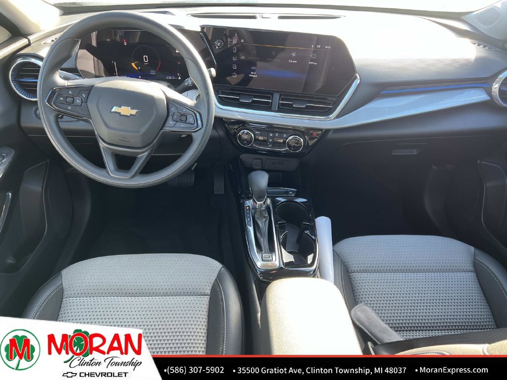 Certified 2024 Chevrolet Trax LT FWD image 14