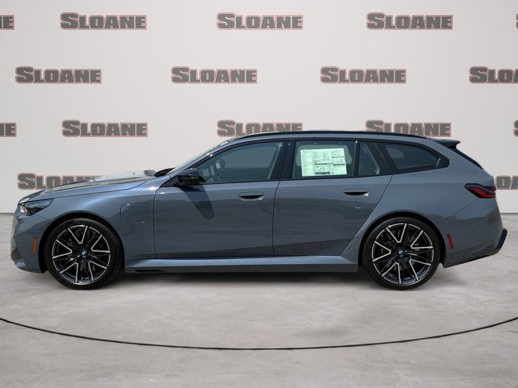New 2027 BMW M5 Touring AWD/4WD image 2