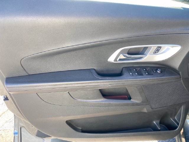 Used 2017 Chevrolet Equinox LT w/ Convenience Package FWD image 16