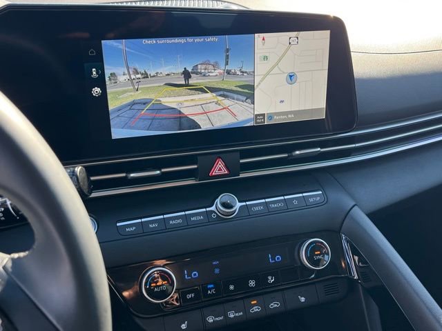 Certified 2025 Hyundai Elantra SEL image 25