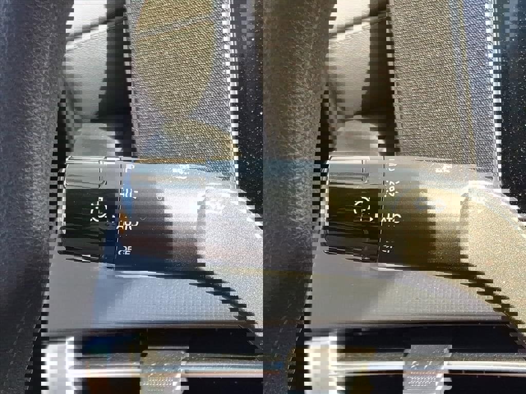 Used 2025 Hyundai Tucson SE image 16