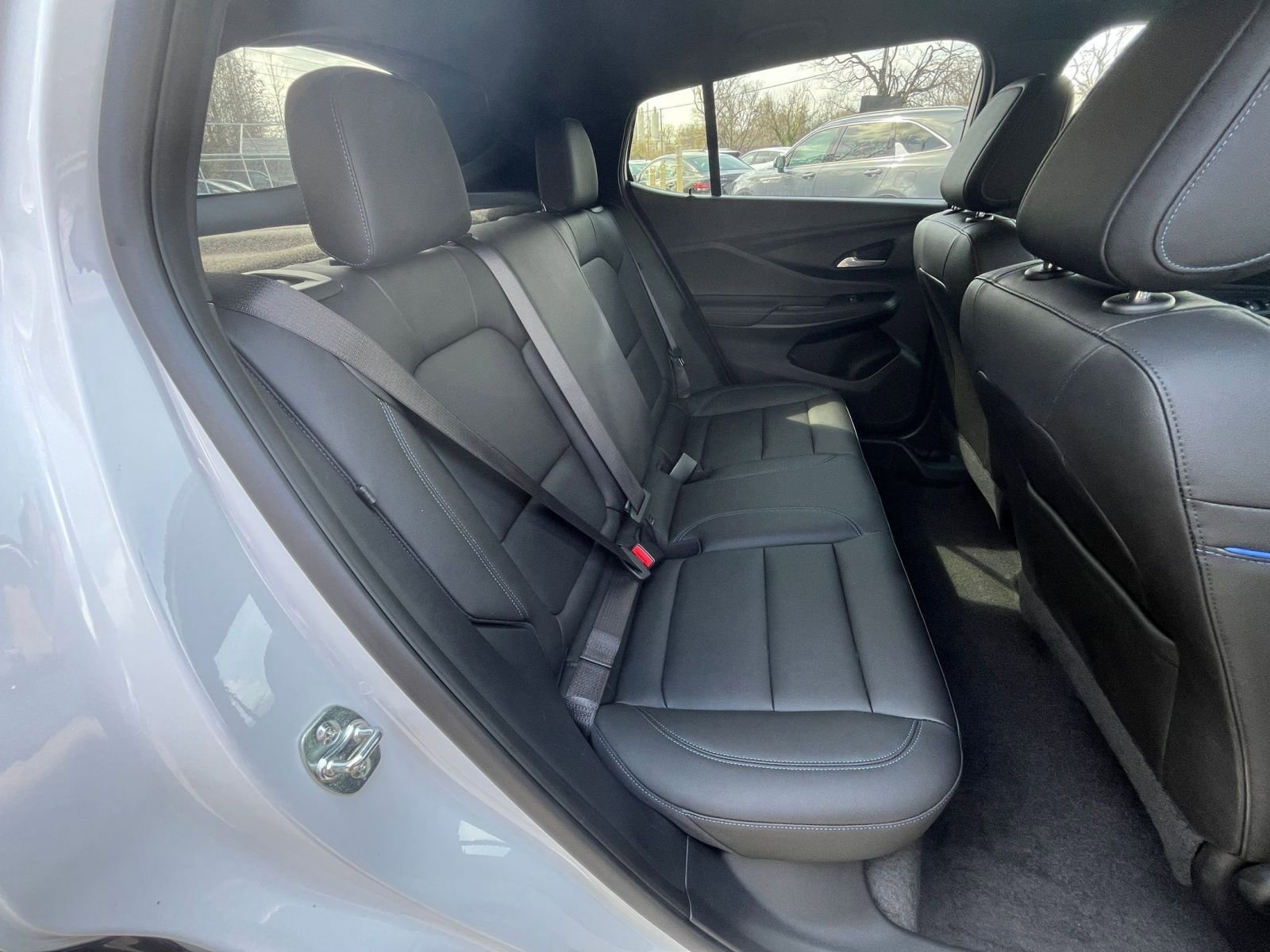 Used 2025 Buick Envista Sport Touring image 36