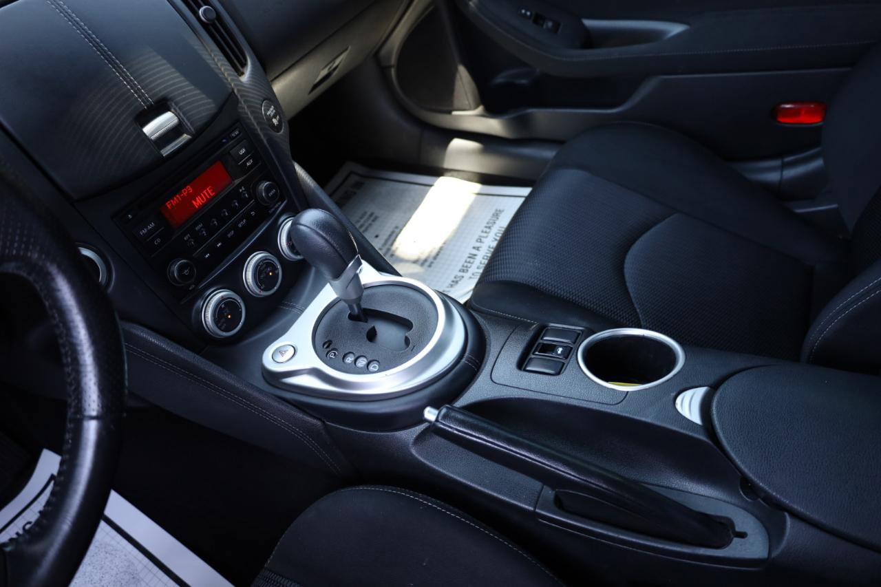 Used 2020 Nissan 370Z Coupe RWD image 13