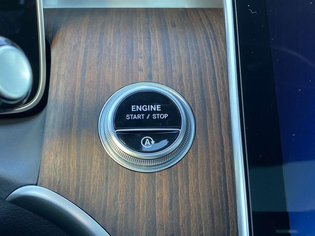 Certified 2025 Mercedes-Benz GLC 300 4MATIC image 23