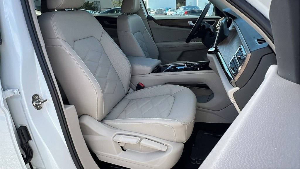 New 2026 Volkswagen Atlas SE image 8