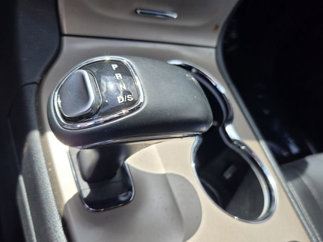 Used 2015 Jeep Grand Cherokee Limited w/ Luxury Group II image 19