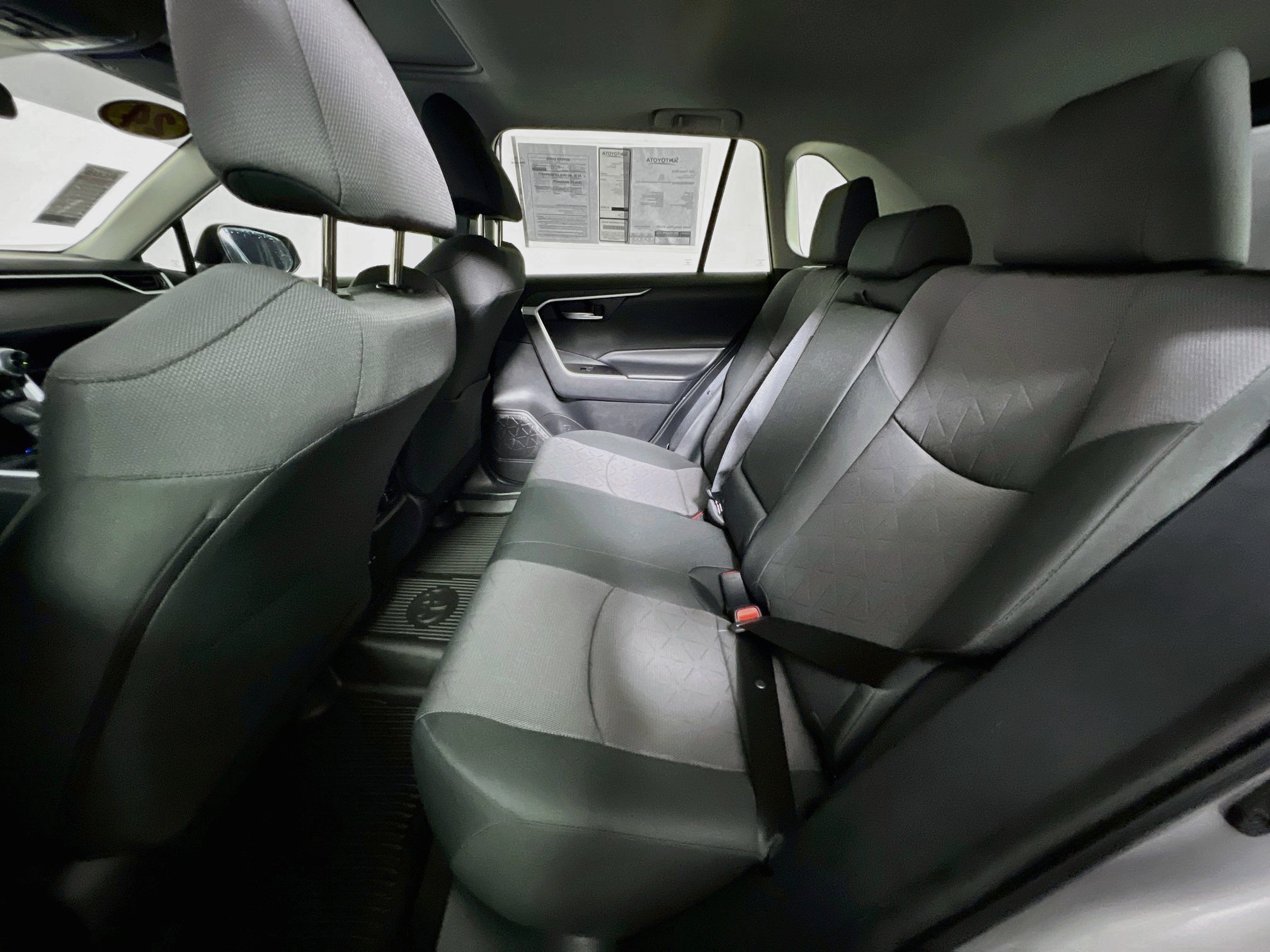Used 2024 Toyota RAV4 XLE FWD image 28