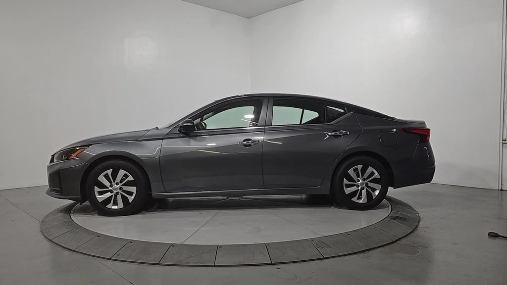 Certified 2025 Nissan Altima 2.5 S FWD image 2