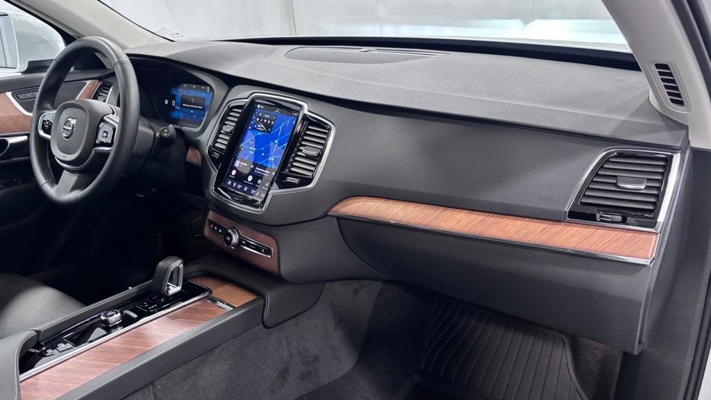 Certified 2025 Volvo XC90 T8 Plus w/ Protection Package Premier AWD/4WD image 17