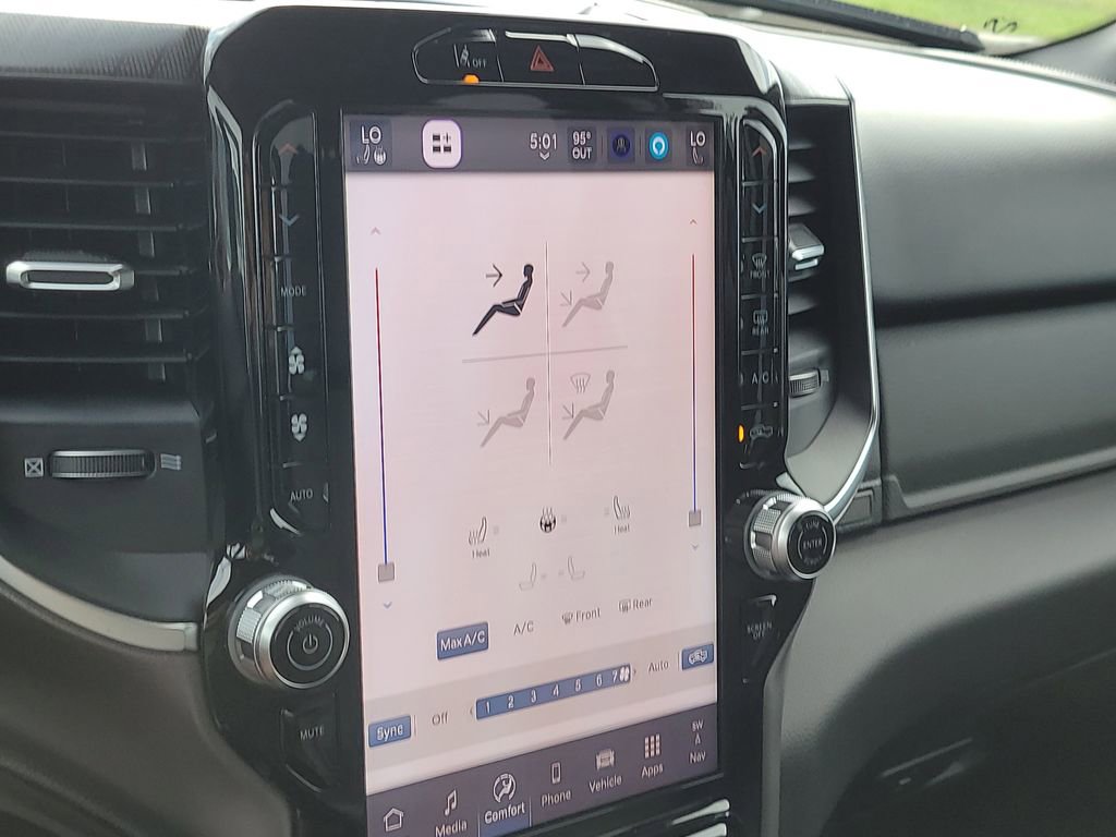 New 2026 RAM 1500 4x4 Crew Cab image 19
