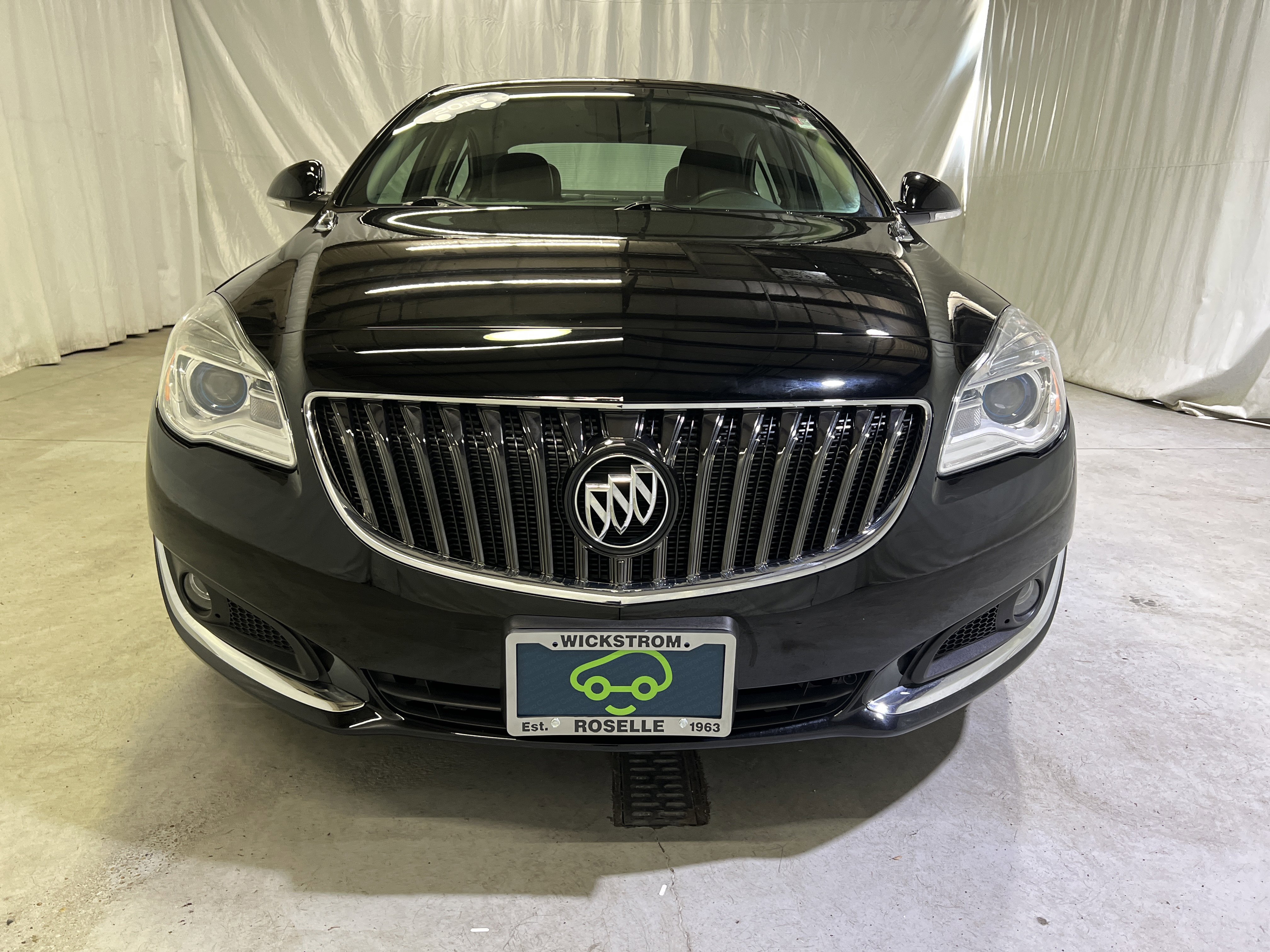 Used 2016 Buick Regal image 3