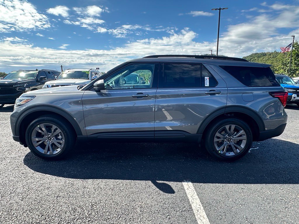 New 2027 Ford Explorer Active w/ Active Comfort Package AWD/4WD image 2
