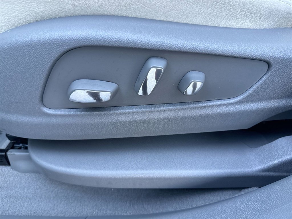 Used 2024 Cadillac XT5 Premium Luxury image 14