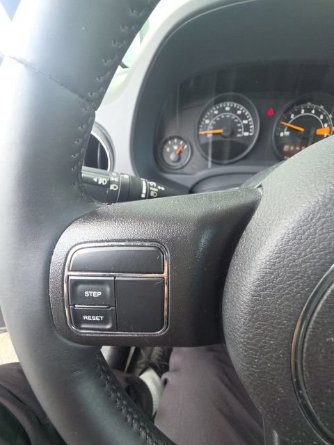 Used 2015 Jeep Patriot Latitude AWD/4WD image 13