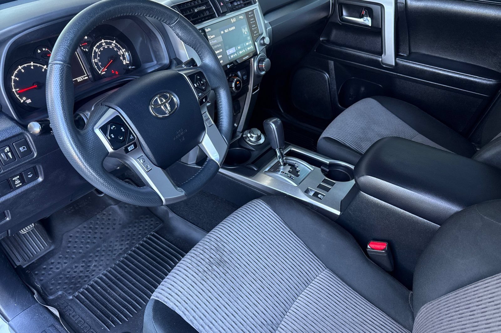 Used 2024 Toyota 4Runner SR5 AWD/4WD image 9