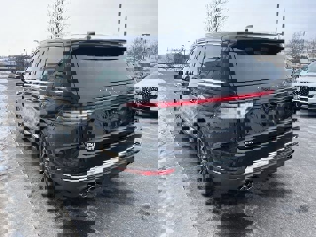 Used 2025 Lincoln Aviator Premiere image 6