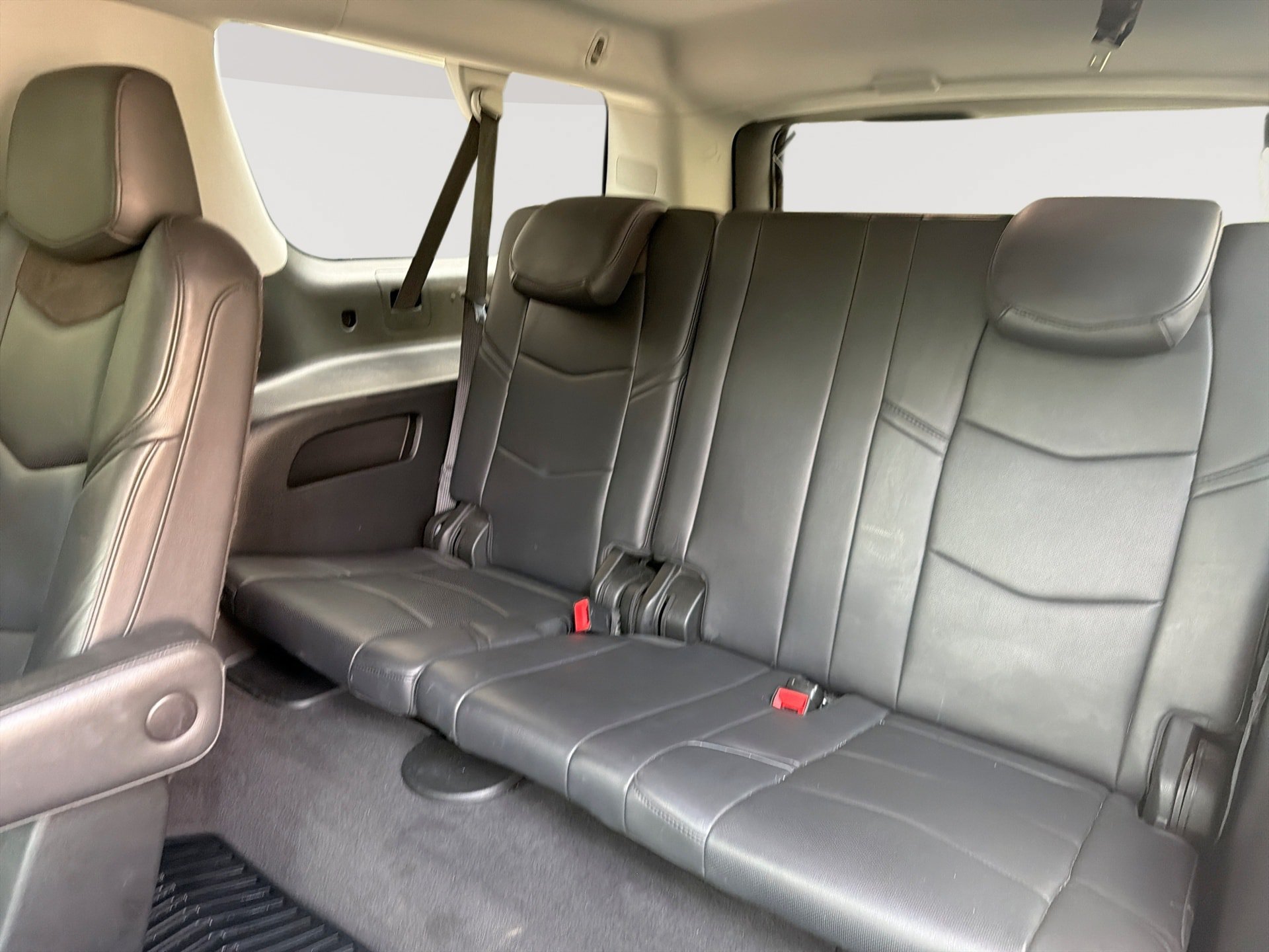 Used 2020 Cadillac Escalade ESV Luxury w/ Escalade Sport Edition AWD/4WD image 27