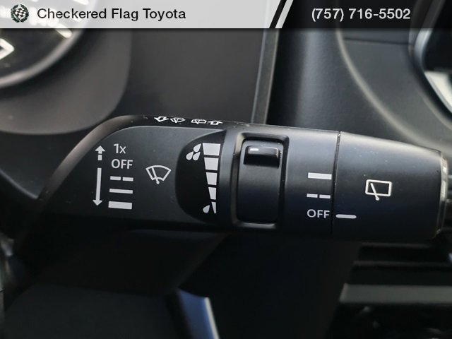 Used 2023 Nissan Rogue S image 28