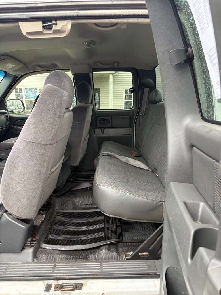 Used 2005 GMC Sierra 2500 W/T w/ Snow Plow Prep Package AWD/4WD image 10