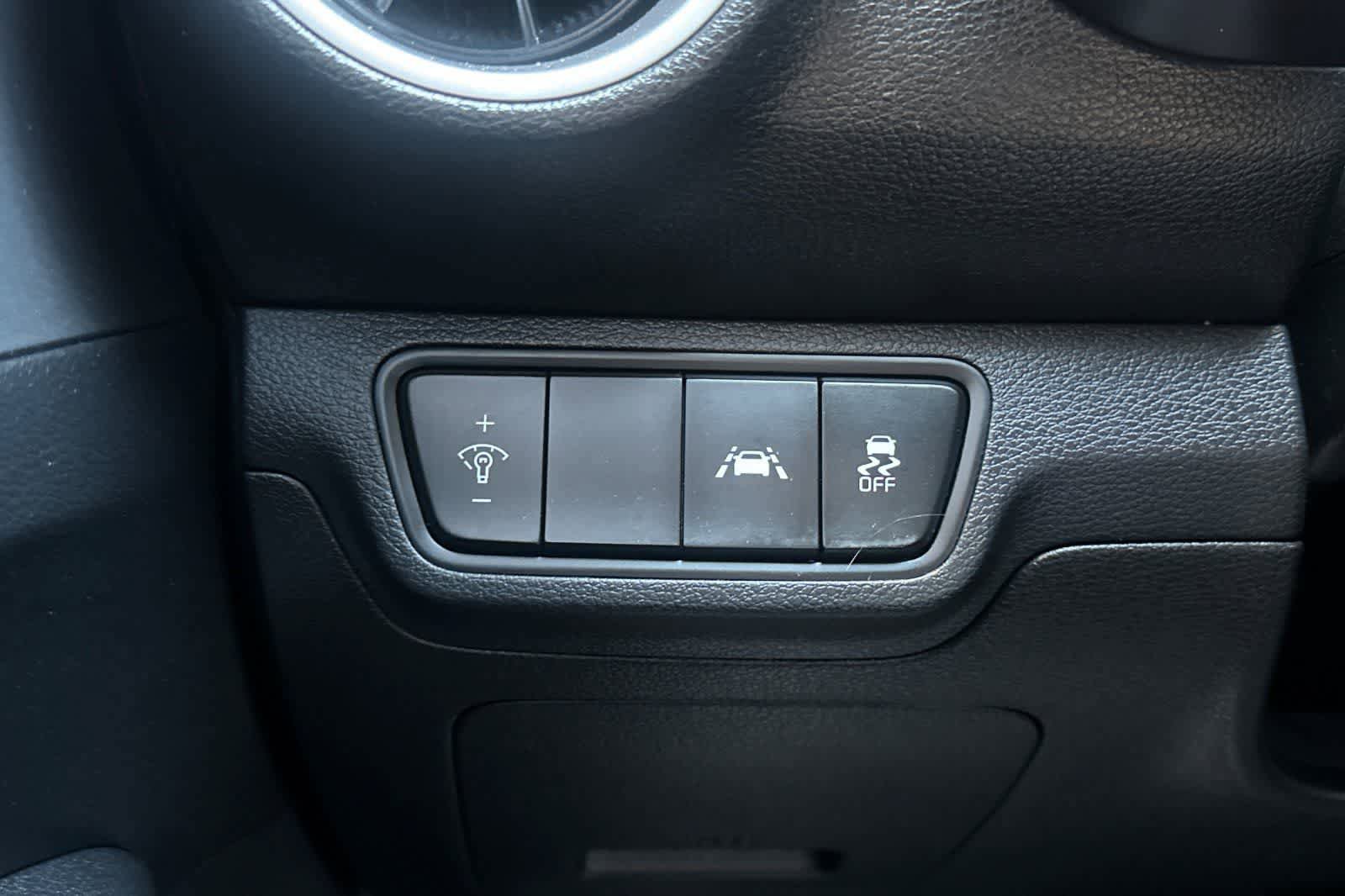 Used 2020 Kia Forte LXS FWD image 29