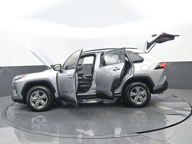 Used 2025 Toyota RAV4 LE image 33