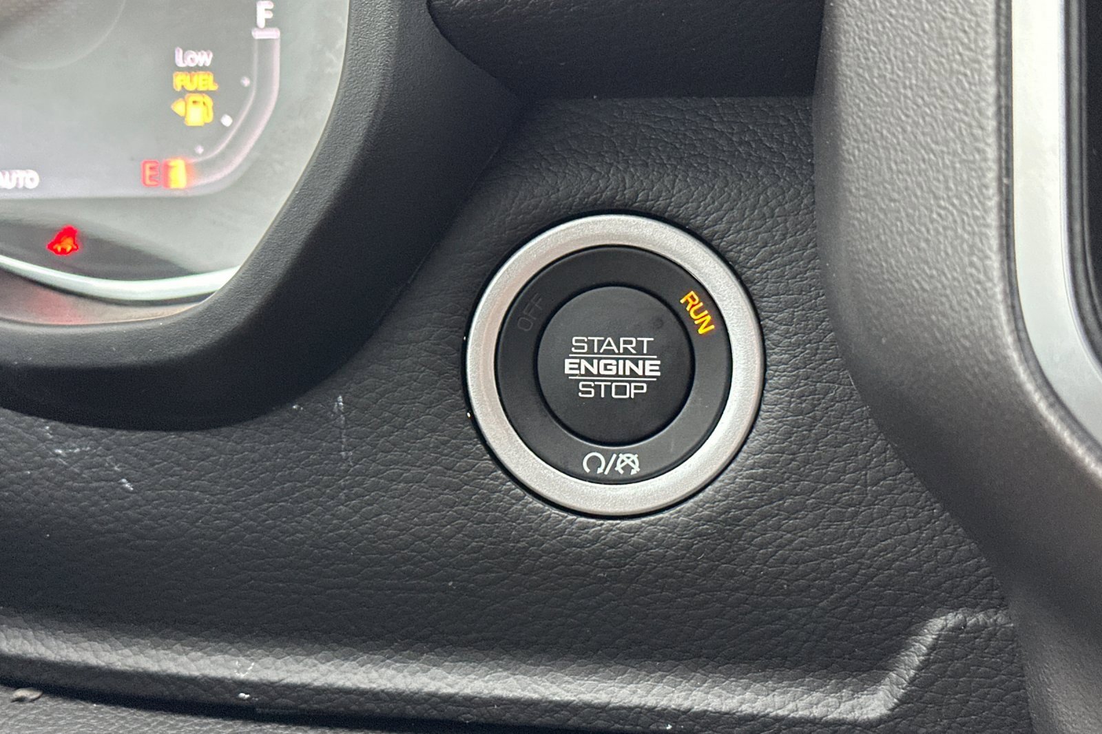 New 2026 RAM 1500 4x4 Crew Cab image 23