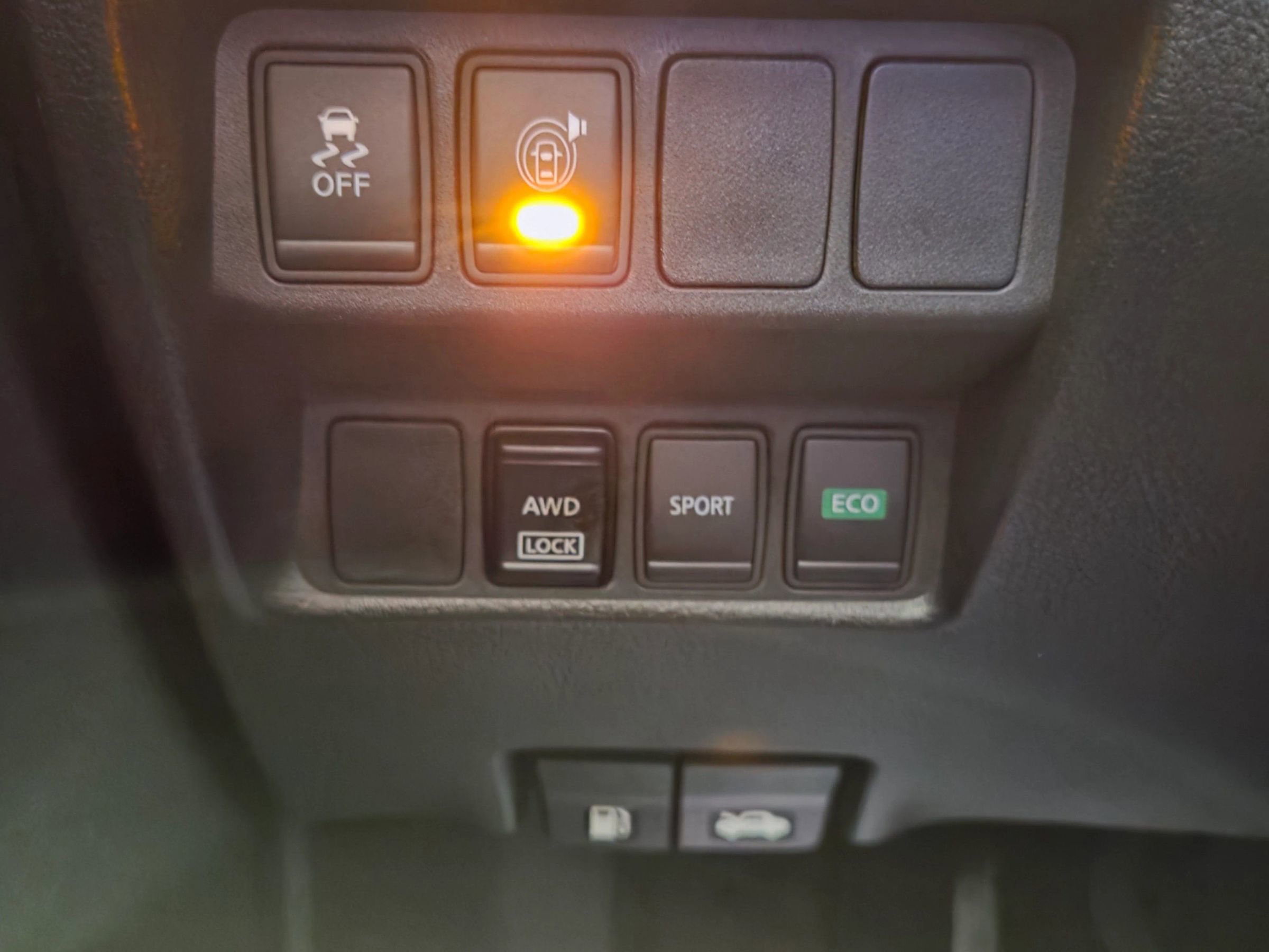 Used 2017 Nissan Rogue SV image 24