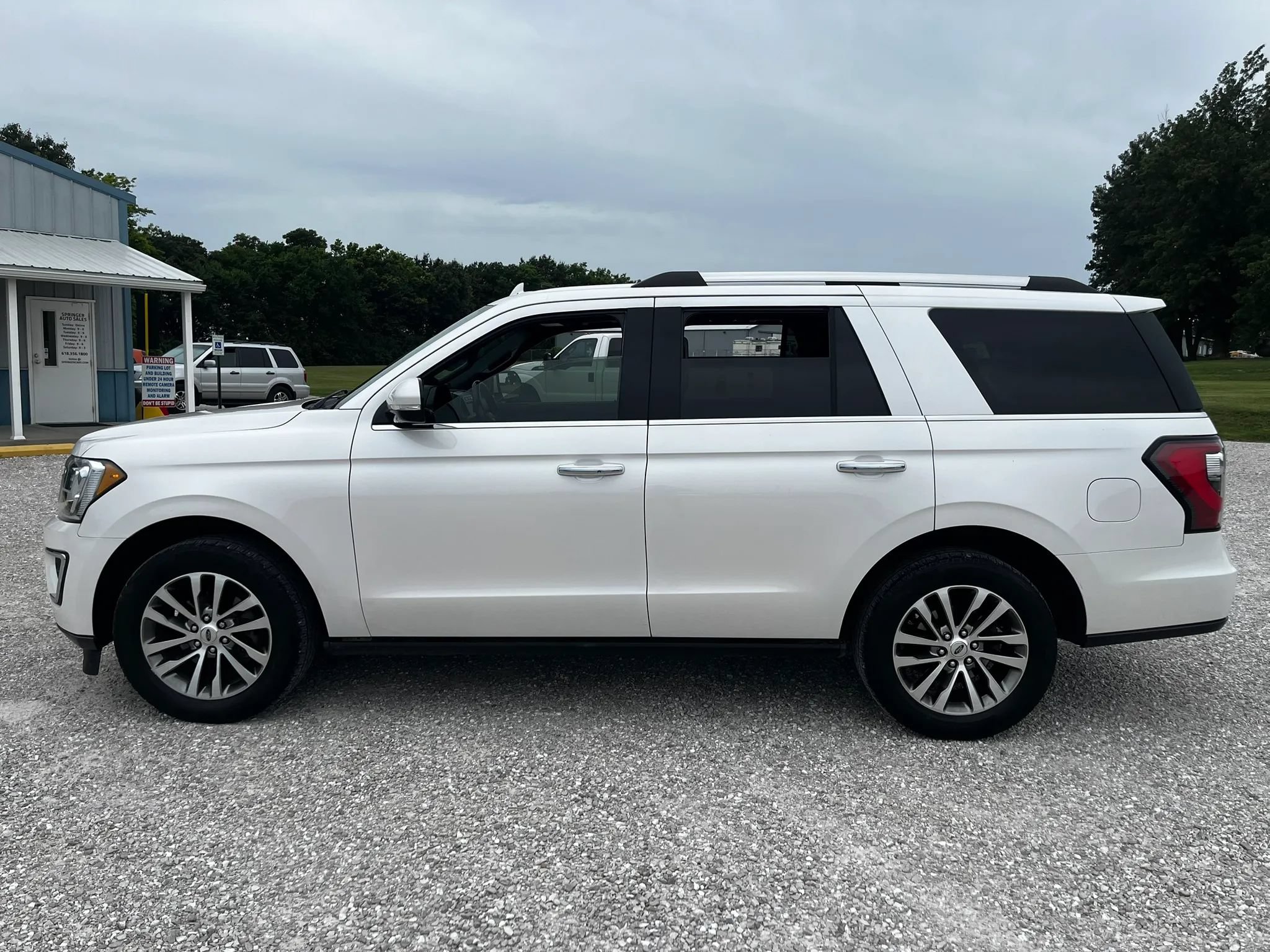 Used 2018 Ford Expedition Limited w/ Equipment Group 301A AWD/4WD image 6