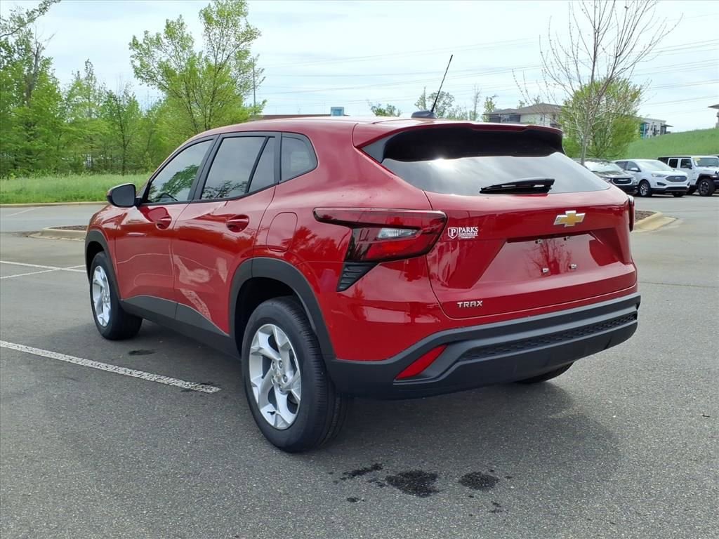 New 2026 Chevrolet Trax LS w/ LS Convenience Package FWD image 29