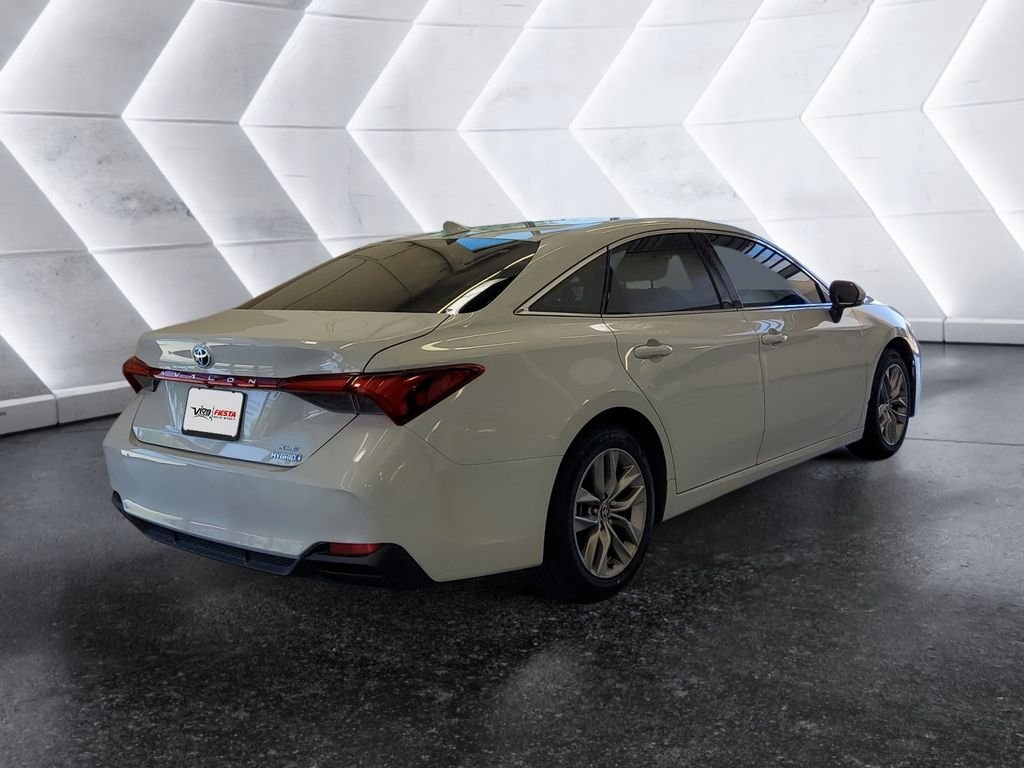 Used 2022 Toyota Avalon XLE FWD image 4