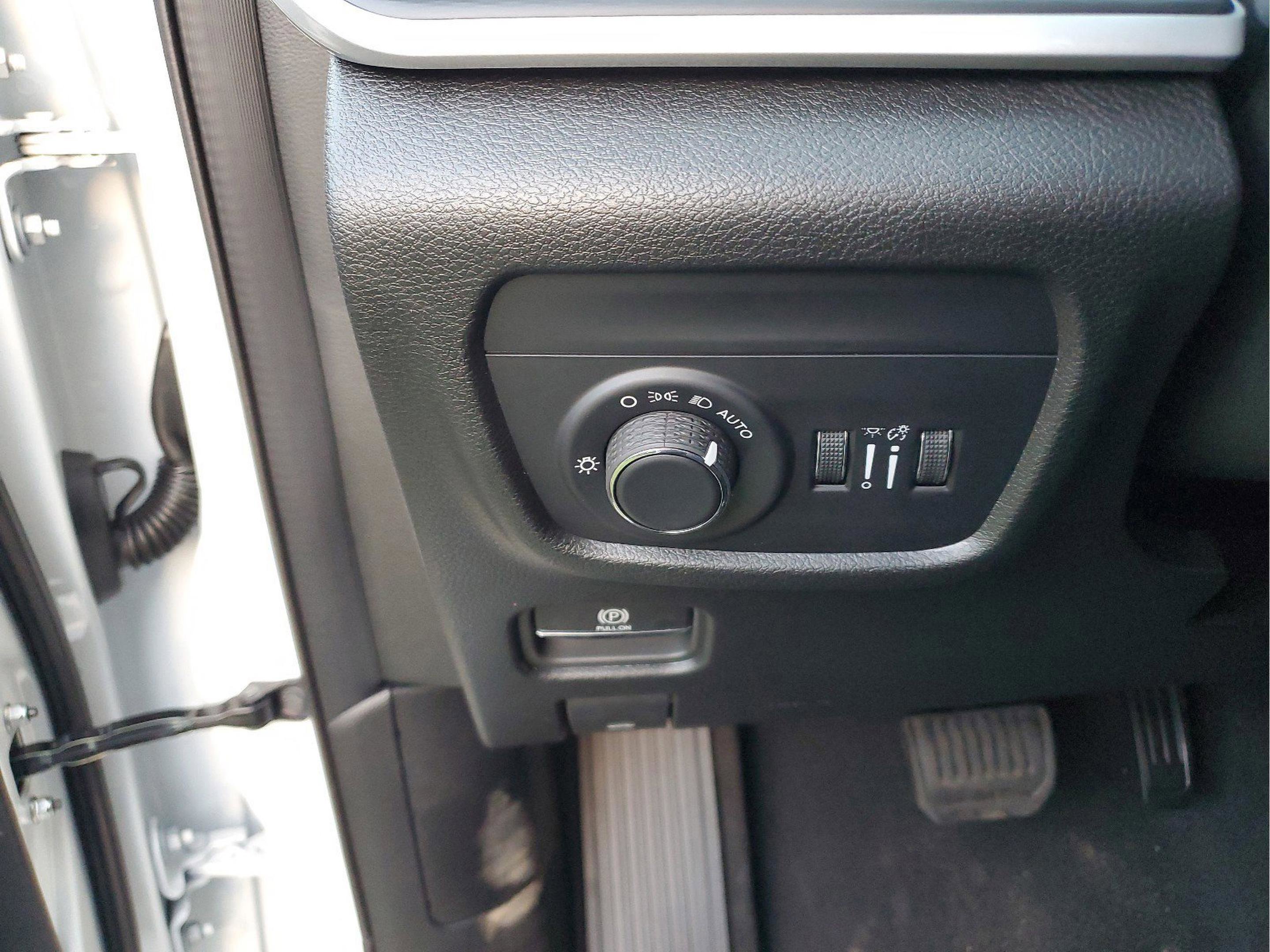 New 2025 Jeep Grand Cherokee L Altitude image 31