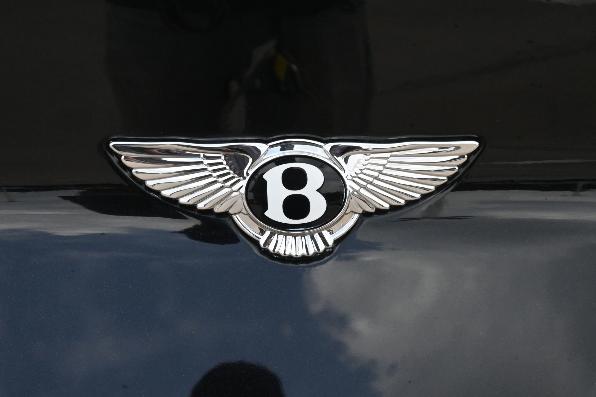 Used 2024 Bentley Bentayga AWD/4WD image 21